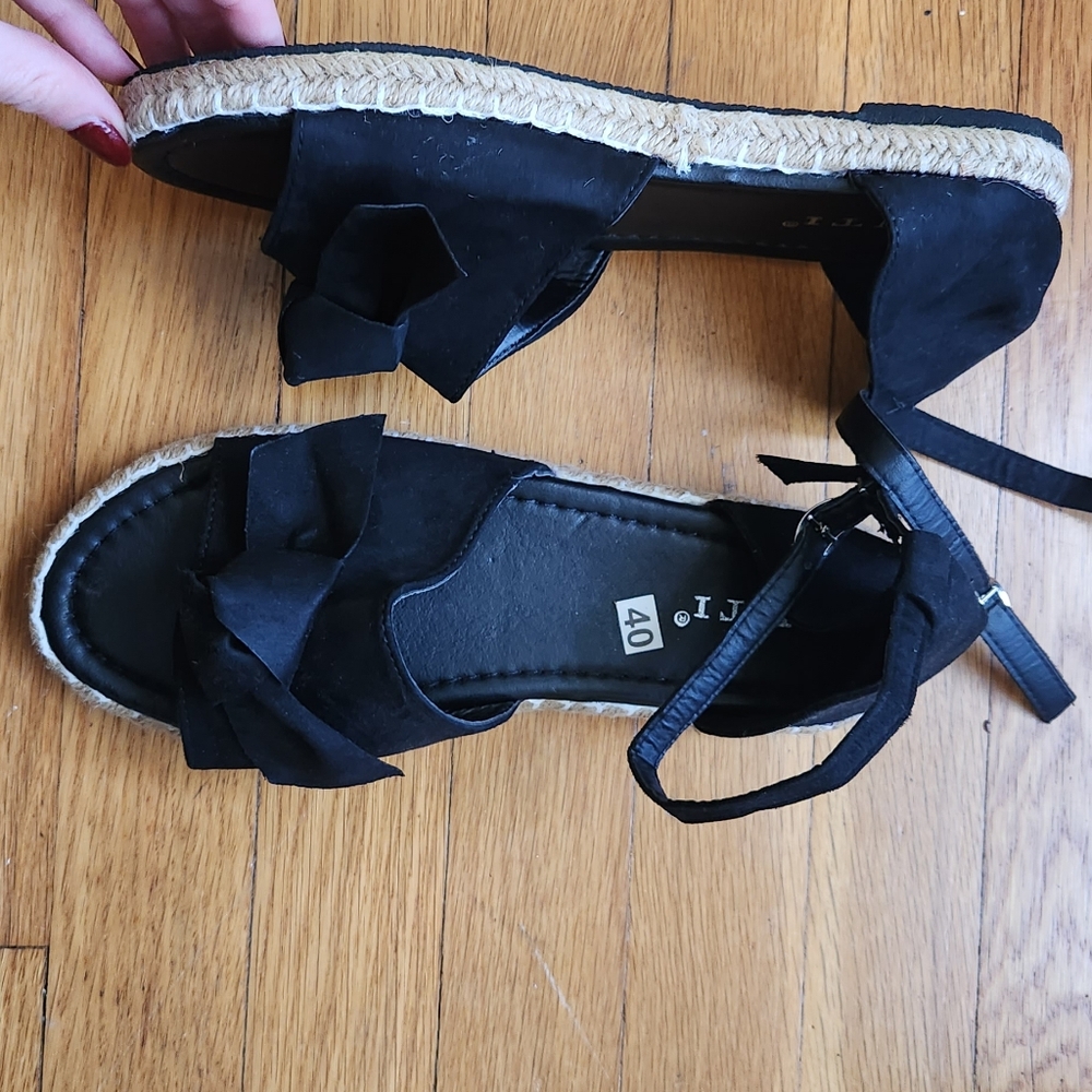 Juti Black Sandal